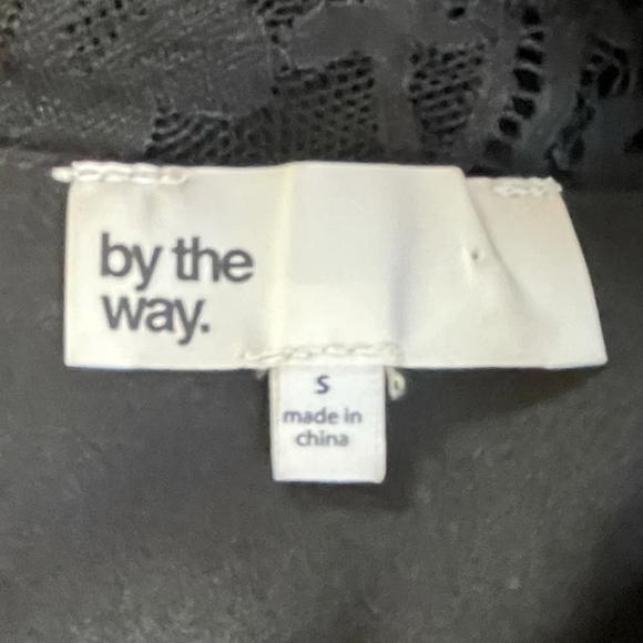 By The Way Womens Elegant Sexy Black Lace Trim Shorts Romper‎ Size Small - Picture 5 of 5